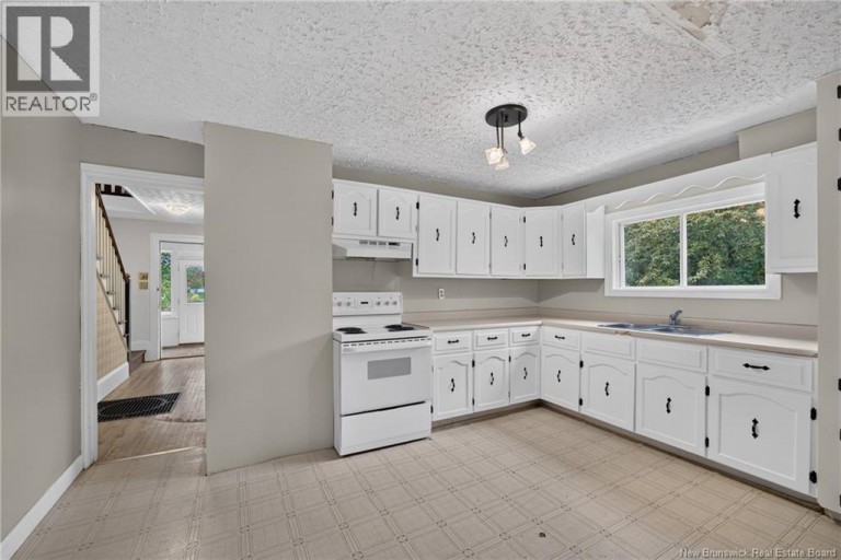 877 Barker Street, Fredericton, New Brunswick, E3A3K4
