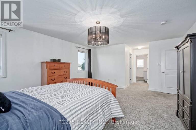 16 PEREGRINE AVENUE, Middlesex Centre (Kilworth), Ontario, N0L1R0