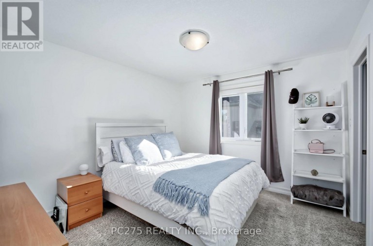 16 PEREGRINE AVENUE, Middlesex Centre (Kilworth), Ontario, N0L1R0