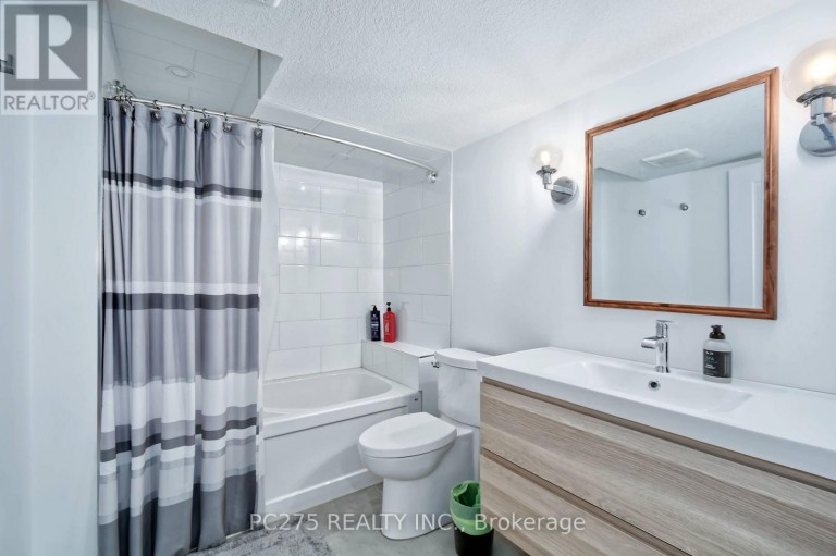 16 PEREGRINE AVENUE, Middlesex Centre (Kilworth), Ontario, N0L1R0
