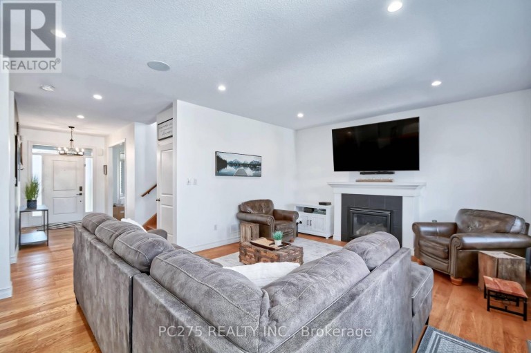 16 PEREGRINE AVENUE, Middlesex Centre (Kilworth), Ontario, N0L1R0
