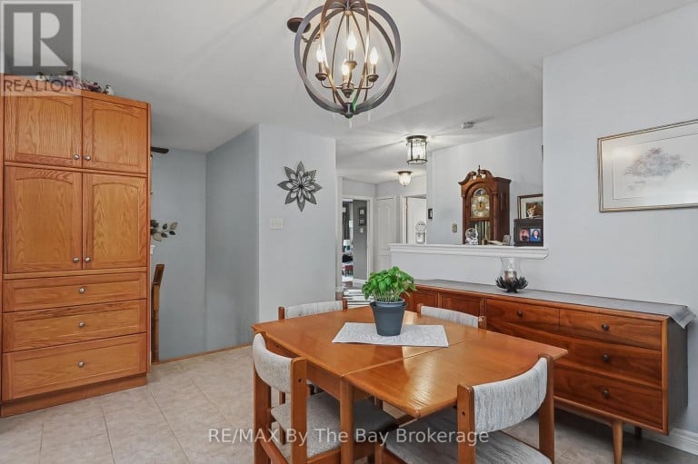 8 MIDDLEPORT DRIVE, Wasaga Beach, Ontario, L9Z3C1