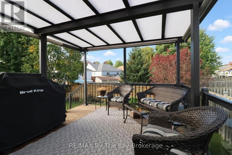 8 MIDDLEPORT DRIVE, Wasaga Beach, Ontario, L9Z3C1