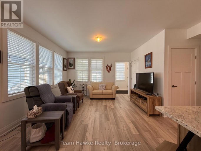 10 SAMANTHA LANE, Midland, Ontario, L4R0H4