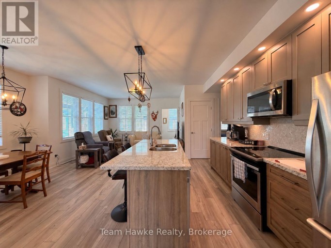 10 SAMANTHA LANE, Midland, Ontario, L4R0H4