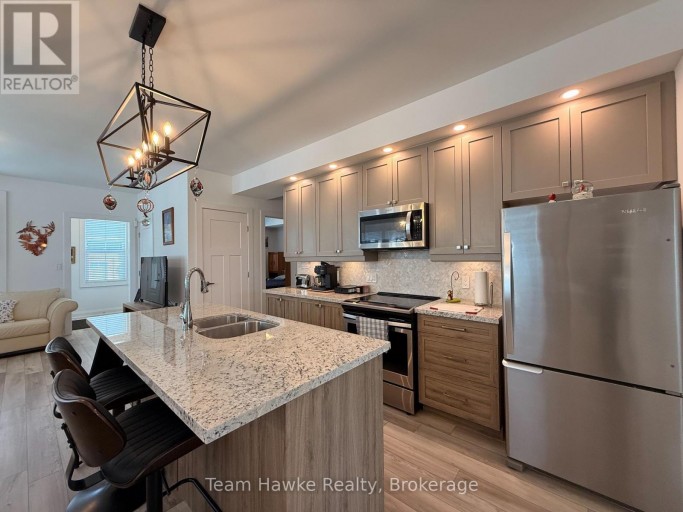 10 SAMANTHA LANE, Midland, Ontario, L4R0H4