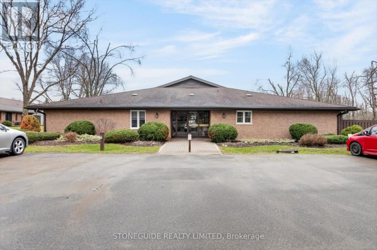 10 - 21 PADDOCK WOOD, Peterborough (Ashburnham Ward 4), Ontario, K9H7H2