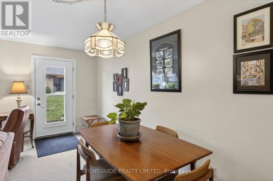 10 - 21 PADDOCK WOOD Peterborough (Ashburnham Ward 4) Ontario photo 13