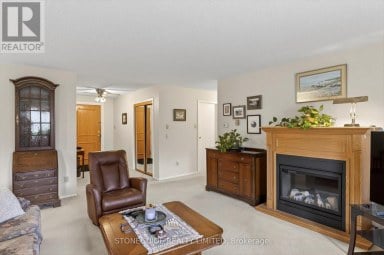 10 - 21 PADDOCK WOOD Peterborough (Ashburnham Ward 4) Ontario photo 19