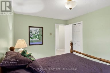 10 - 21 PADDOCK WOOD Peterborough (Ashburnham Ward 4) Ontario photo 21