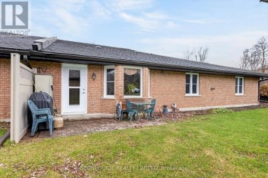 10 - 21 PADDOCK WOOD Peterborough (Ashburnham Ward 4) Ontario photo 32