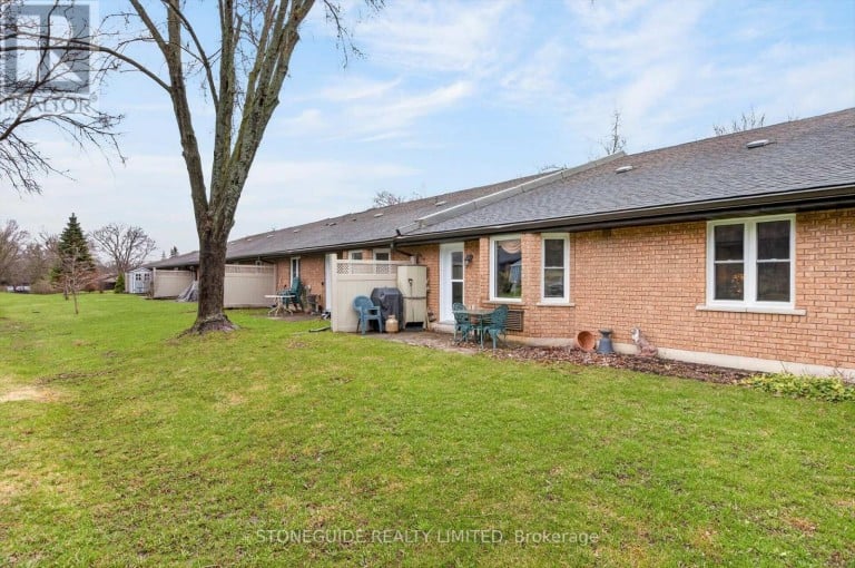 10 - 21 PADDOCK WOOD, Peterborough (Ashburnham Ward 4), Ontario, K9H7H2