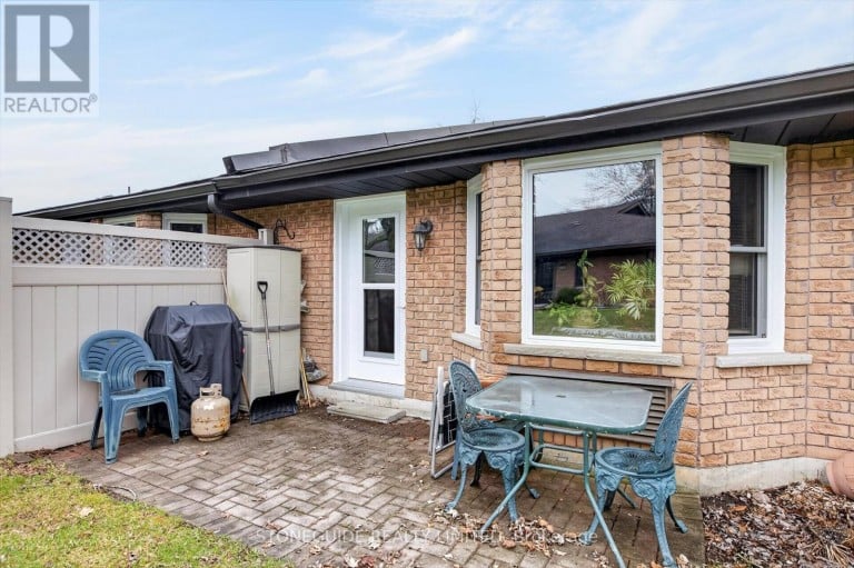10 - 21 PADDOCK WOOD, Peterborough (Ashburnham Ward 4), Ontario, K9H7H2