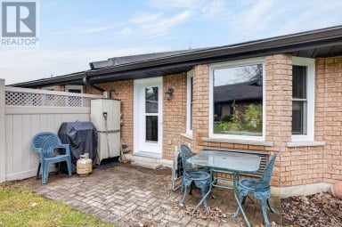 10 - 21 PADDOCK WOOD Peterborough (Ashburnham Ward 4) Ontario photo 34
