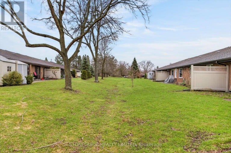 10 - 21 PADDOCK WOOD, Peterborough (Ashburnham Ward 4), Ontario, K9H7H2