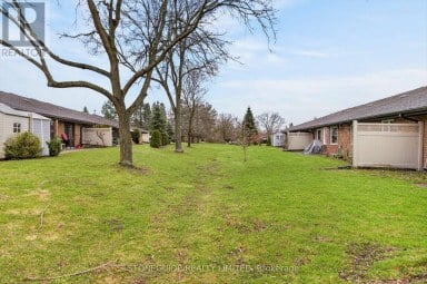 10 - 21 PADDOCK WOOD Peterborough (Ashburnham Ward 4) Ontario photo 36