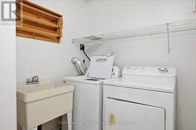 10 - 21 PADDOCK WOOD Peterborough (Ashburnham Ward 4) Ontario photo 43