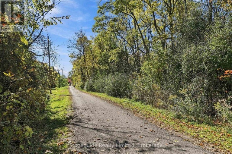 10 - 21 PADDOCK WOOD, Peterborough (Ashburnham Ward 4), Ontario, K9H7H2