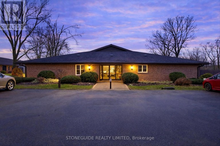 10 - 21 PADDOCK WOOD, Peterborough (Ashburnham Ward 4), Ontario, K9H7H2