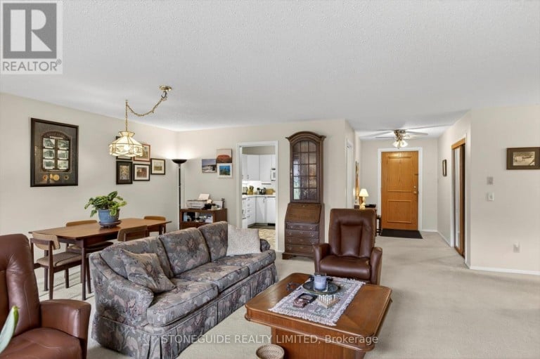 10 - 21 PADDOCK WOOD, Peterborough (Ashburnham Ward 4), Ontario, K9H7H2