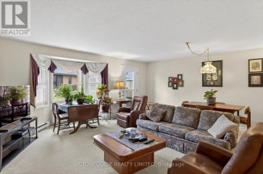 10 - 21 PADDOCK WOOD Peterborough (Ashburnham Ward 4) Ontario photo 9