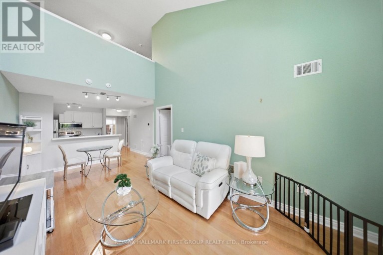 3 - 8 PETRA WAY, Whitby (Pringle Creek), Ontario, L1R0A6