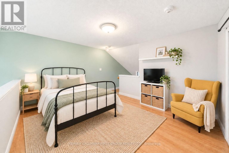 3 - 8 PETRA WAY, Whitby (Pringle Creek), Ontario, L1R0A6