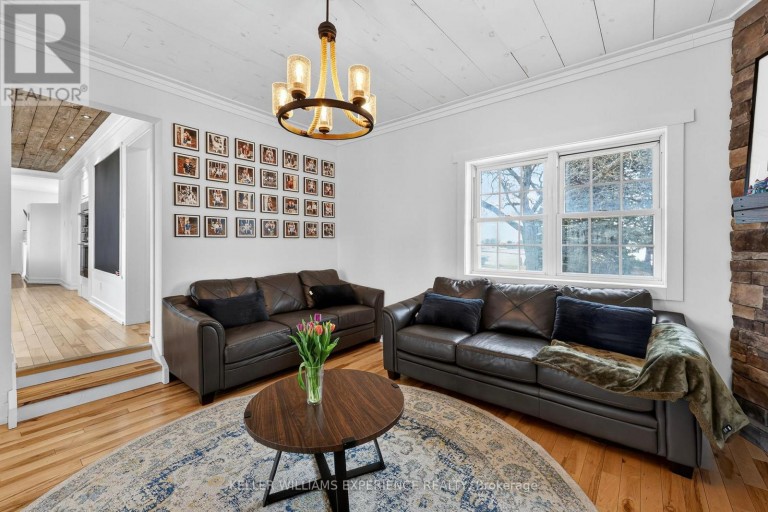 2 ALGONQUIN HEIGHTS COURT, Essa (Thornton), Ontario, L0L2N0