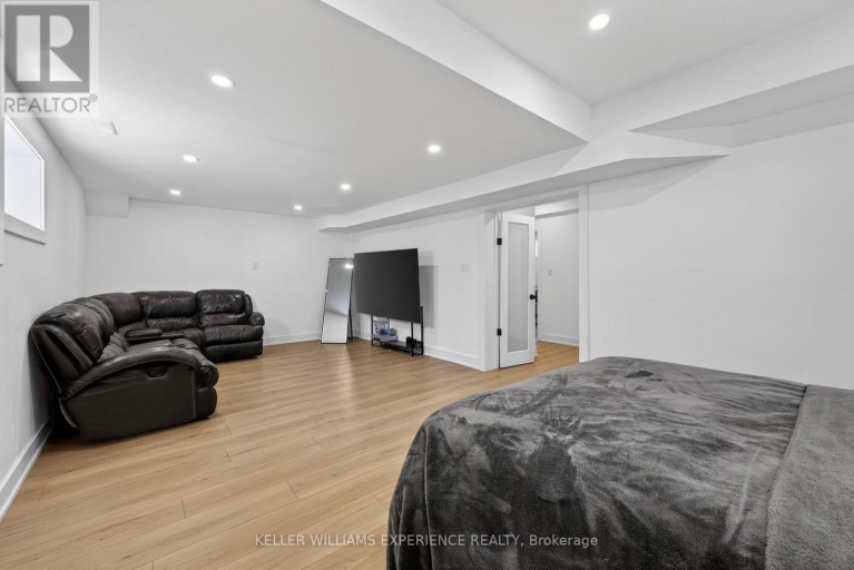 2 ALGONQUIN HEIGHTS COURT, Essa (Thornton), Ontario, L0L2N0