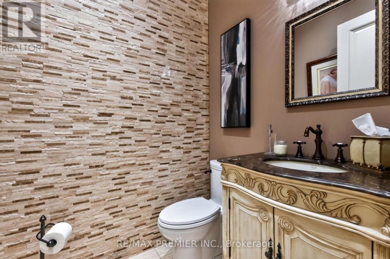 243 RUMBLE AVENUE, Richmond Hill (Mill Pond), Ontario, L4C4G5