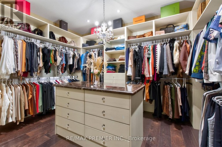 243 RUMBLE AVENUE, Richmond Hill (Mill Pond), Ontario, L4C4G5