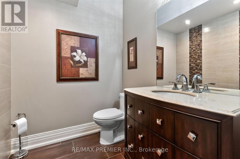 243 RUMBLE AVENUE, Richmond Hill (Mill Pond), Ontario, L4C4G5