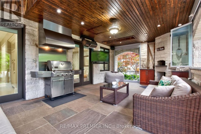 243 RUMBLE AVENUE, Richmond Hill (Mill Pond), Ontario, L4C4G5