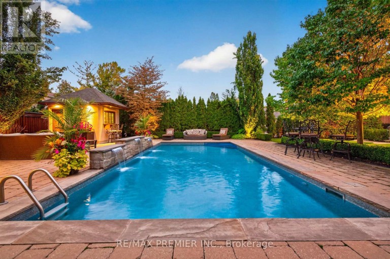 243 RUMBLE AVENUE, Richmond Hill (Mill Pond), Ontario, L4C4G5
