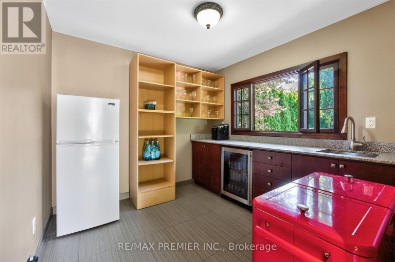 243 RUMBLE AVENUE, Richmond Hill (Mill Pond), Ontario, L4C4G5