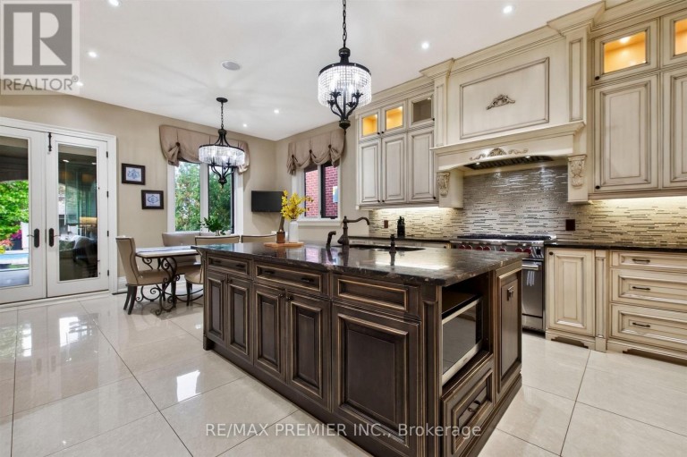 243 RUMBLE AVENUE, Richmond Hill (Mill Pond), Ontario, L4C4G5