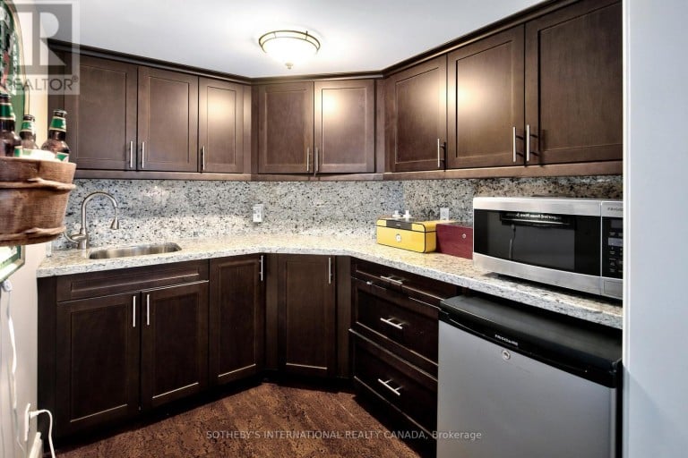 156 BARTLETT BOULEVARD, Collingwood, Ontario, L9Y5C9