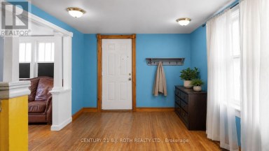356 WEST STREET N Orillia Ontario photo 3