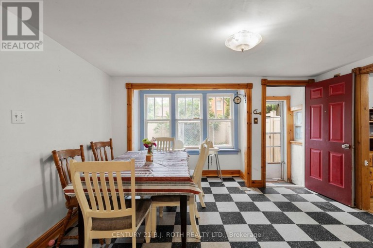 356 WEST STREET N, Orillia, Ontario, L3V5E4