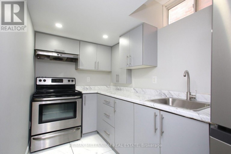 19 TANASI ROAD, Brampton (Credit Valley), Ontario, L6X0K3