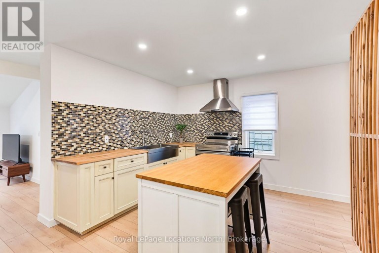 40 MARKET STREET, Collingwood, Ontario, L9Y3M6