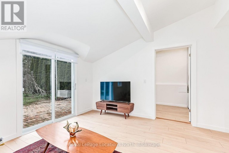 40 MARKET STREET, Collingwood, Ontario, L9Y3M6