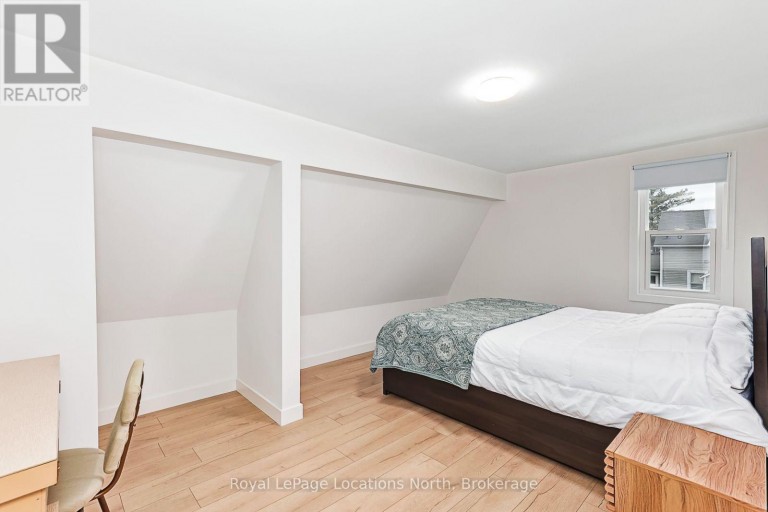 40 MARKET STREET, Collingwood, Ontario, L9Y3M6