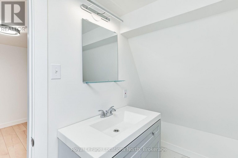 40 MARKET STREET, Collingwood, Ontario, L9Y3M6