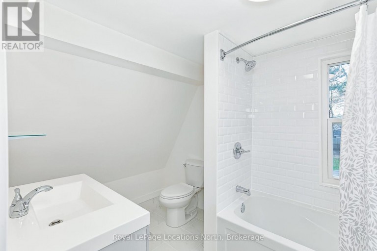 40 MARKET STREET, Collingwood, Ontario, L9Y3M6