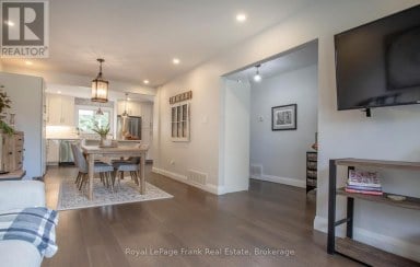 5 ALONNA STREET Clarington (Bowmanville) Ontario photo 9