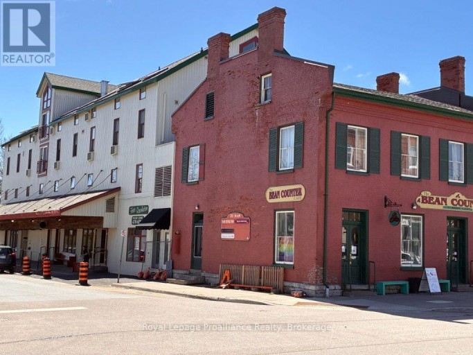 303 - 172 MAIN STREET, Prince Edward County (Picton Ward), Ontario, K0K2T0