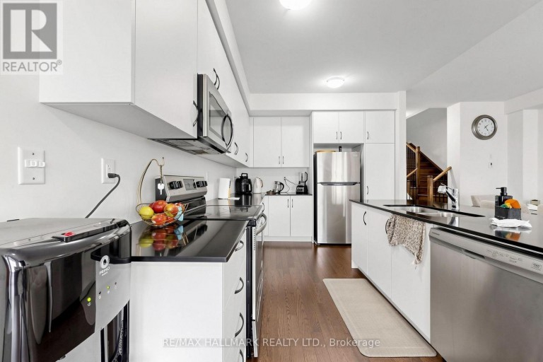 37 VELVET DRIVE, Whitby, Ontario, L1P0N6