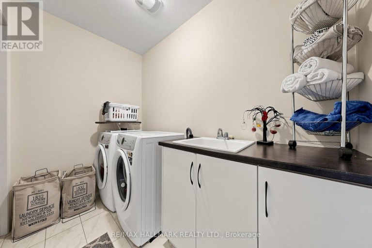 37 VELVET DRIVE, Whitby, Ontario, L1P0N6