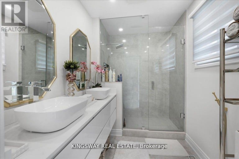 265 WYCLIFFE AVENUE, Vaughan (Islington Woods), Ontario, L4L3N7